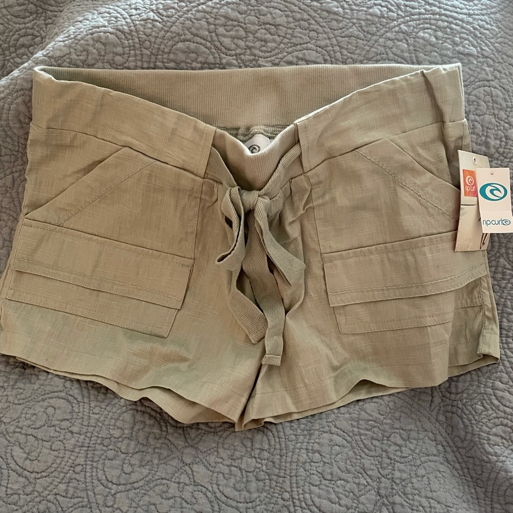 NWT- Rip Curl linen tiki shorts size L